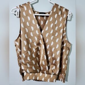 Halogen Sleeveless Blouson Top Tan White Polka Dot Surplice Blouse Medium
